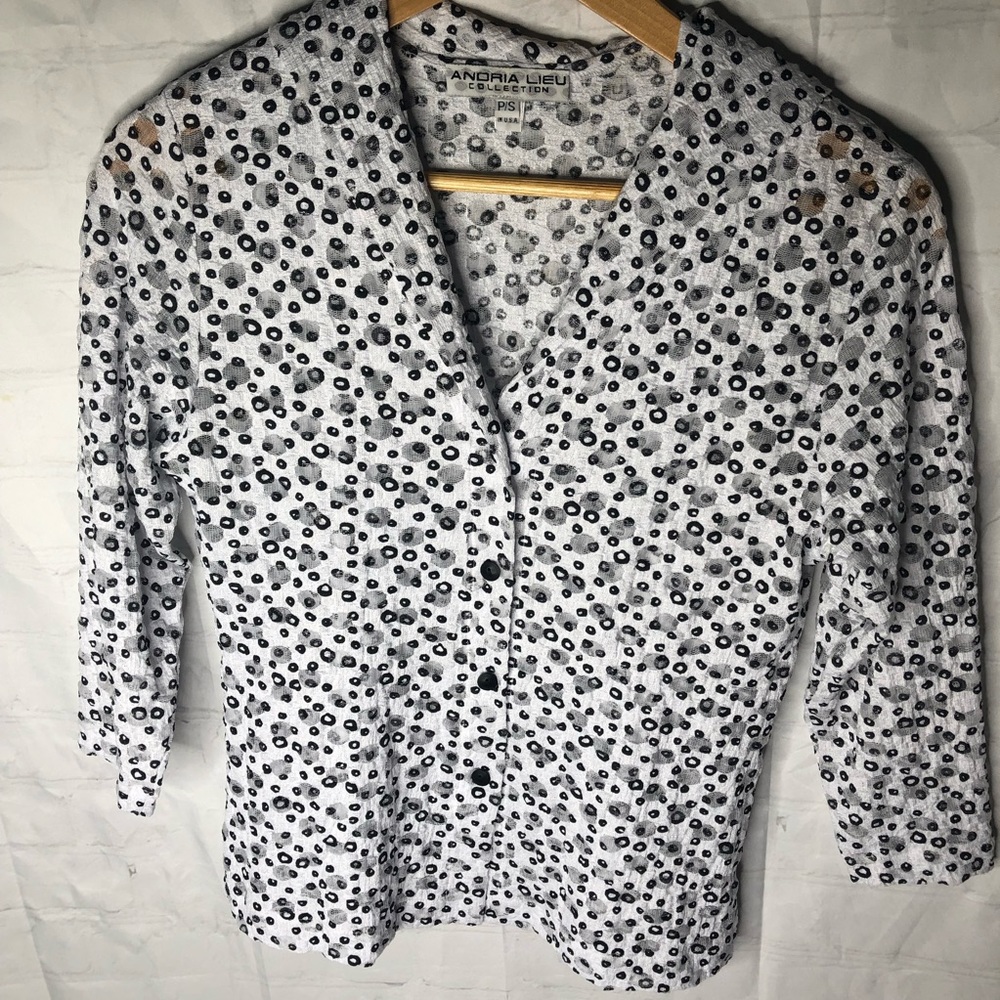 Andria Lieu 2 piece black and white tank/button up blouse set Petite Small PS